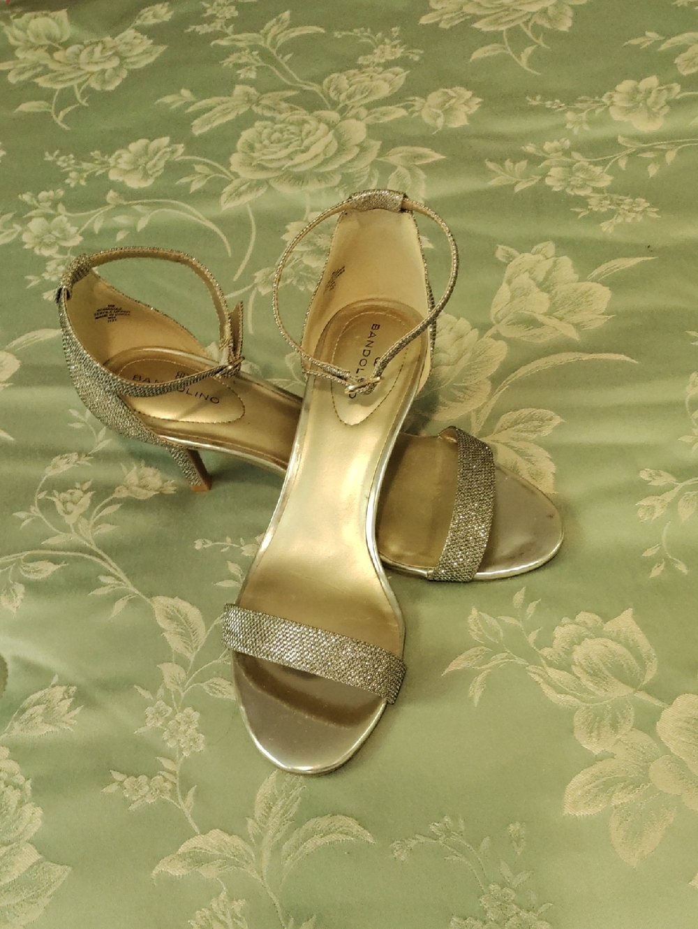 Bandolino Silver Glitter Strappy Sandals